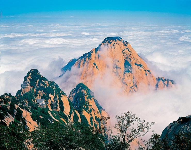 "西岳"华山离寇准故乡不远,童年寇准曾即兴作诗咏华山,被视为神童.