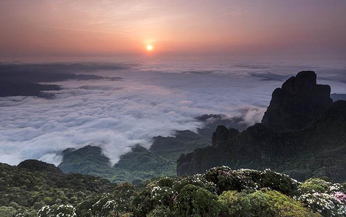 广西金秀圣堂山晨曦