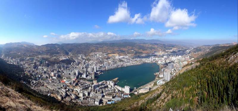 作品名称:云南省个旧市老阴山看个旧全景