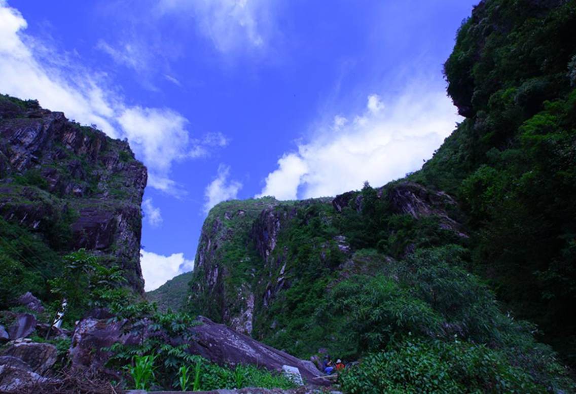 云南大理州漾濞县苍山世界地质公园----石门关景区。