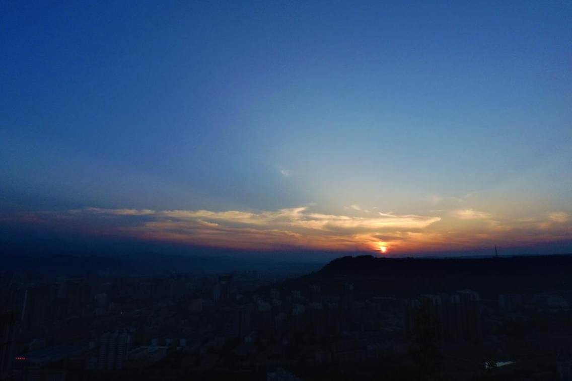 蟠龙塬西望宝鸡夕阳