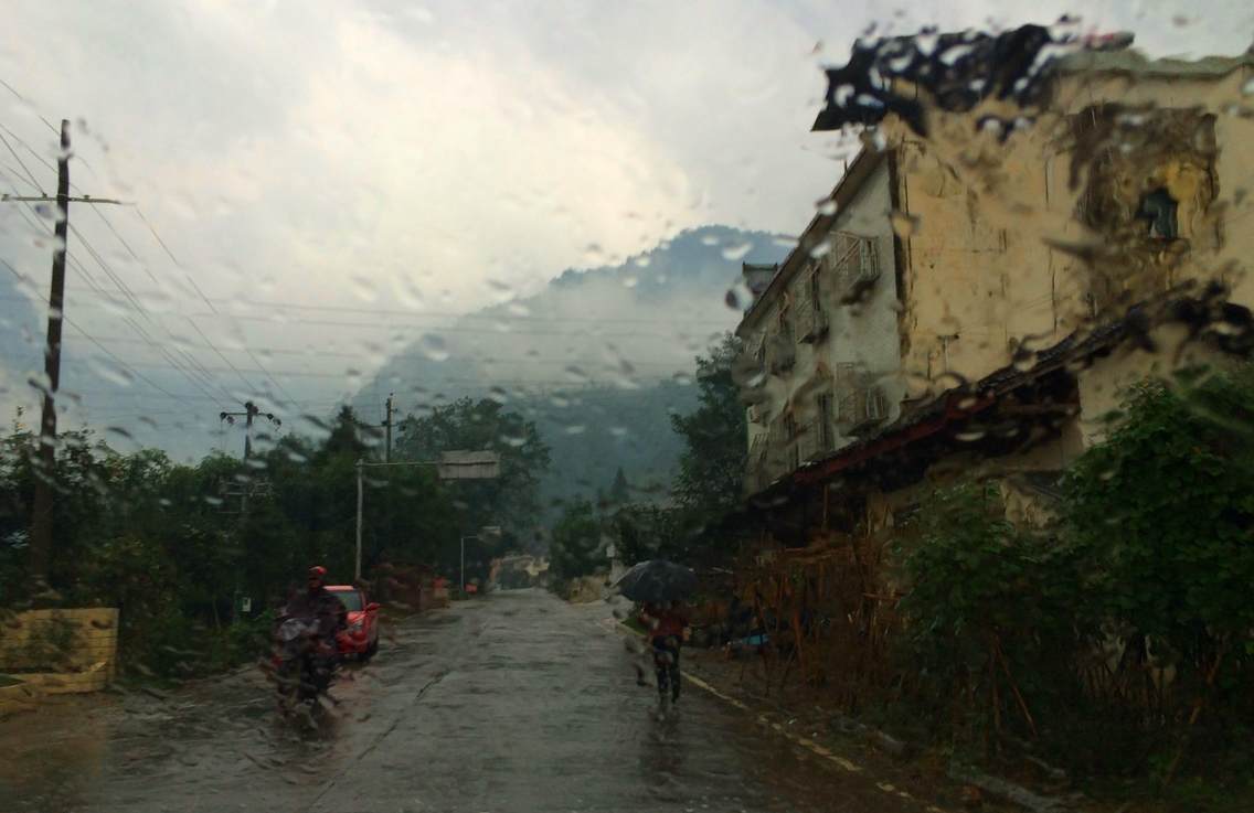 雅安三绝之一：雅雨。