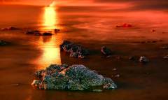月下聆海——彩色的海