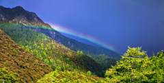 走進(jìn)三怙神山，感受人與自然