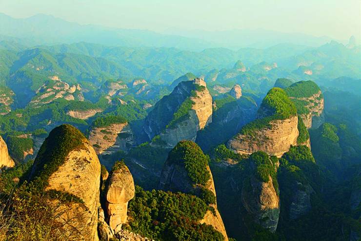山八角寨景区,诸峰都朝一个方向