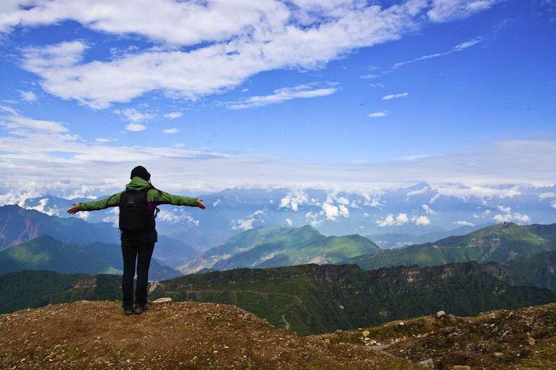 佛光,日照金作者:00香山红叶00户外运动美图户外运动爱好者户外运动