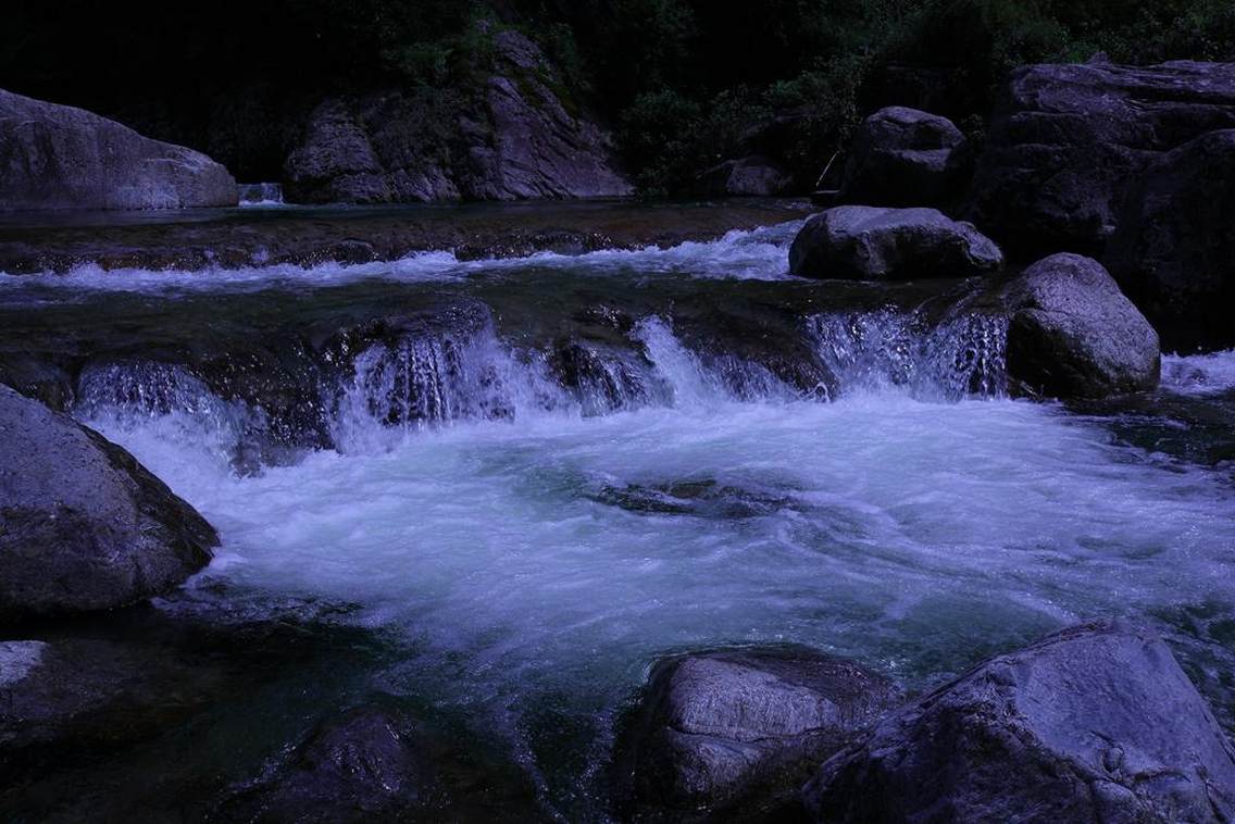 大理州漾濞县苍山世界地质公园石门关风景区。