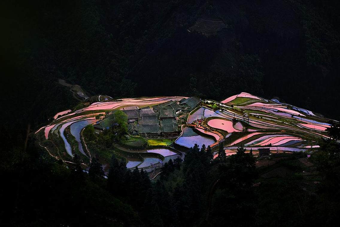 加榜，一个美丽的地方，这里山青水秀，人们环山抱水，悠闲自在的生活。