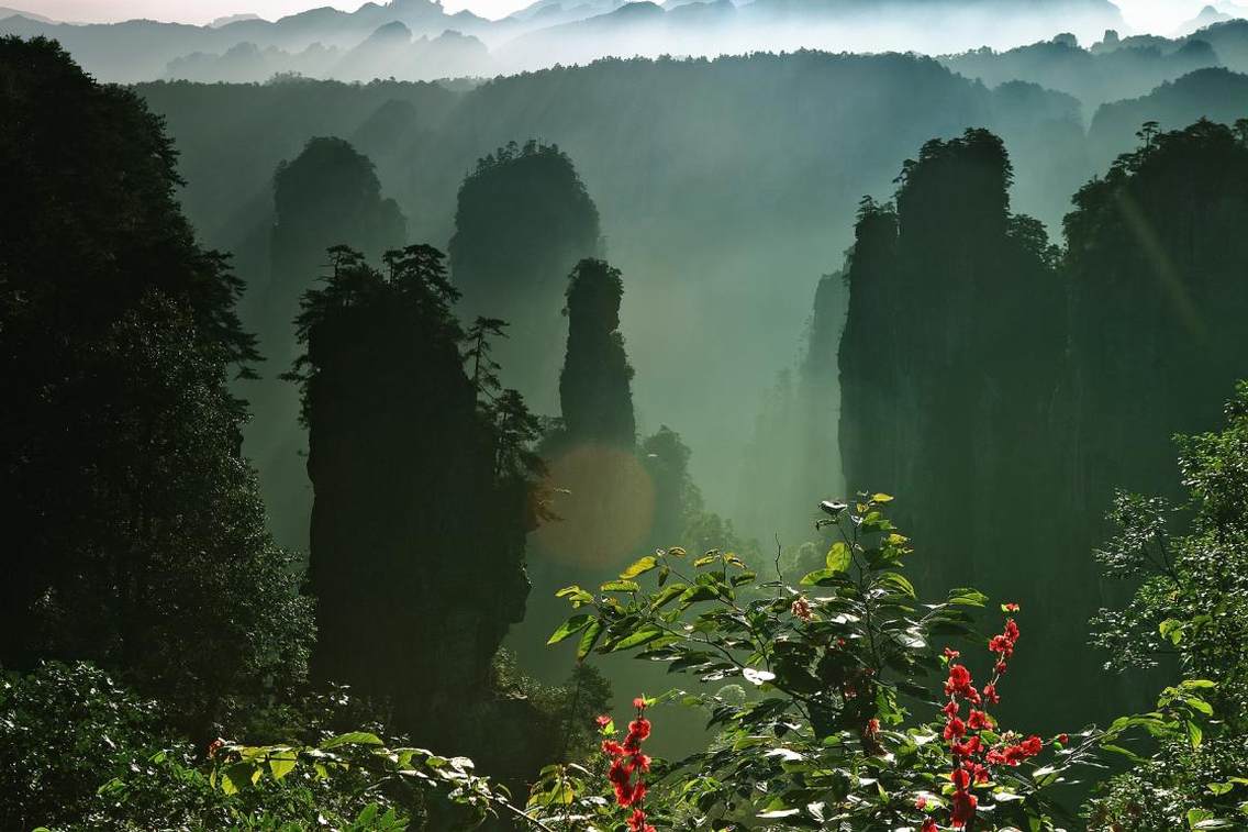 张家界是中国十大最佳旅游景区，也是摄影人最佳拍摄的好去处。