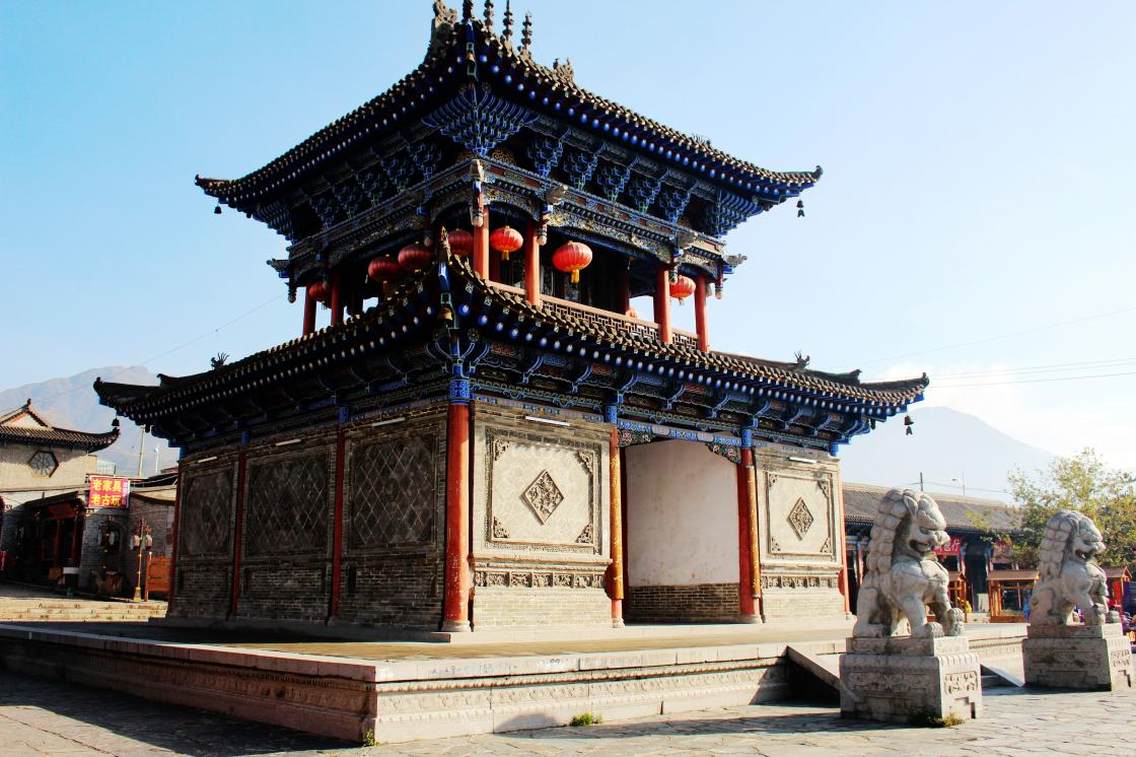 雕梁画栋-看着这些古建筑自己的心早已被带到了九霄云外，奔波在现代化的城市中，看到这些是否可以稍作停留，感受它的平静、壮丽