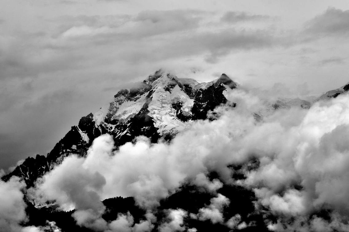 梅里雪山一角，如同魔峰一般