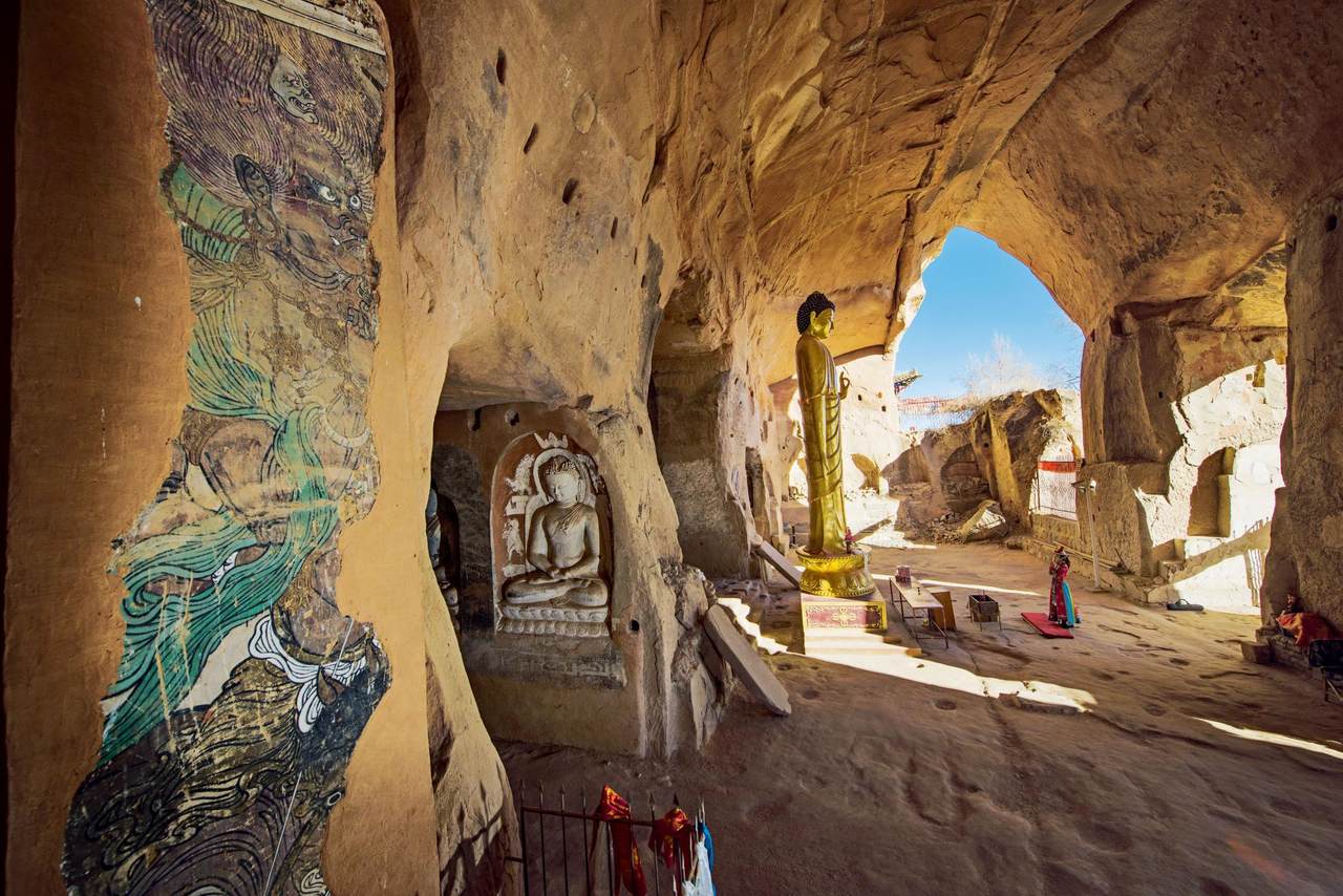 张掖马蹄寺石窟群 马蹄寺石窟群经历代开凿扩建,现保存有北魏,隋,唐