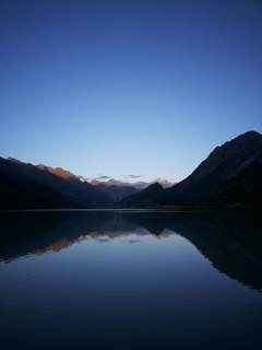 高原明镜