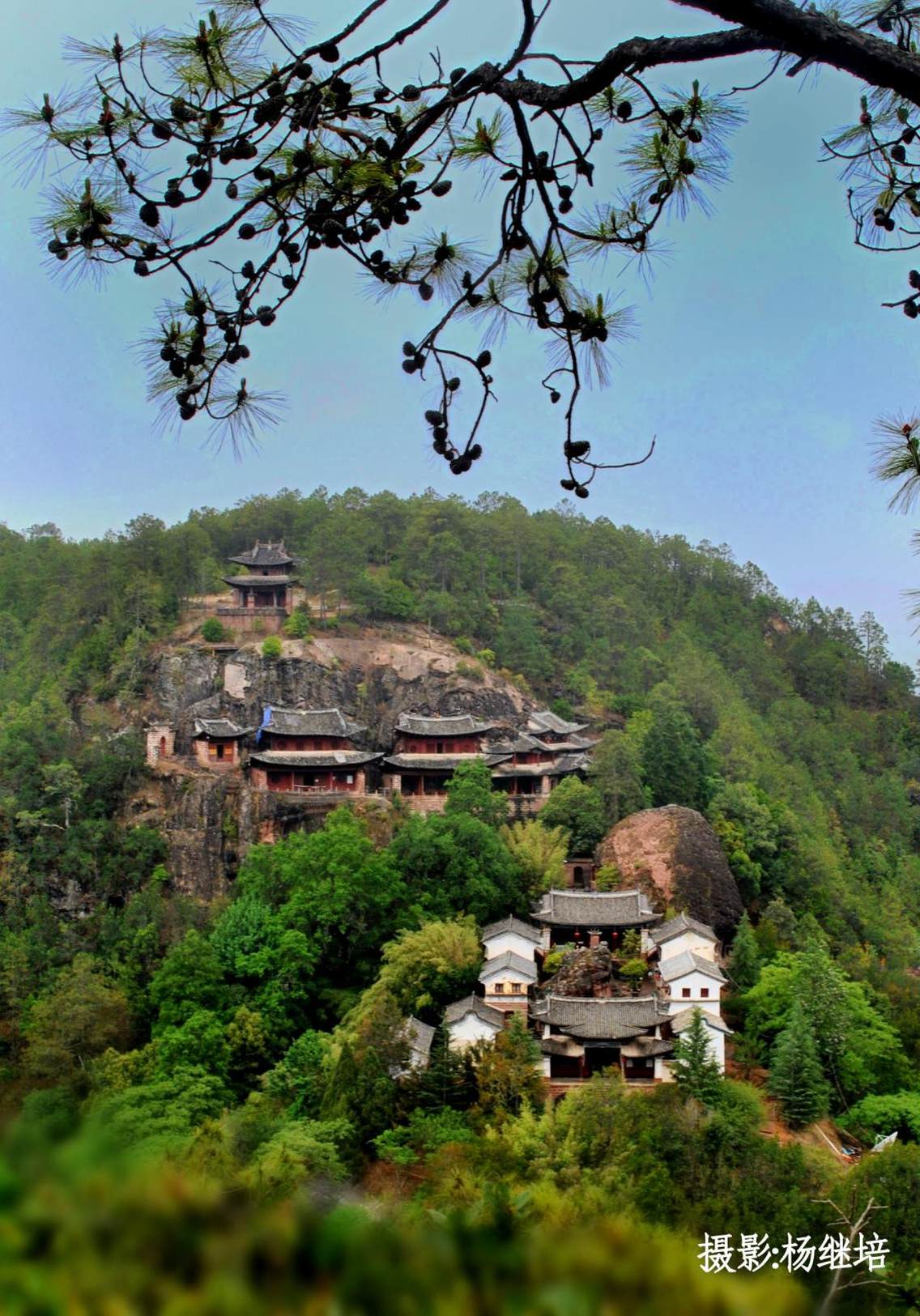 剑川石宝山石钟寺最佳拍摄季节：一年四季最佳拍摄时间：6:00—18:00最佳拍摄角度：不限