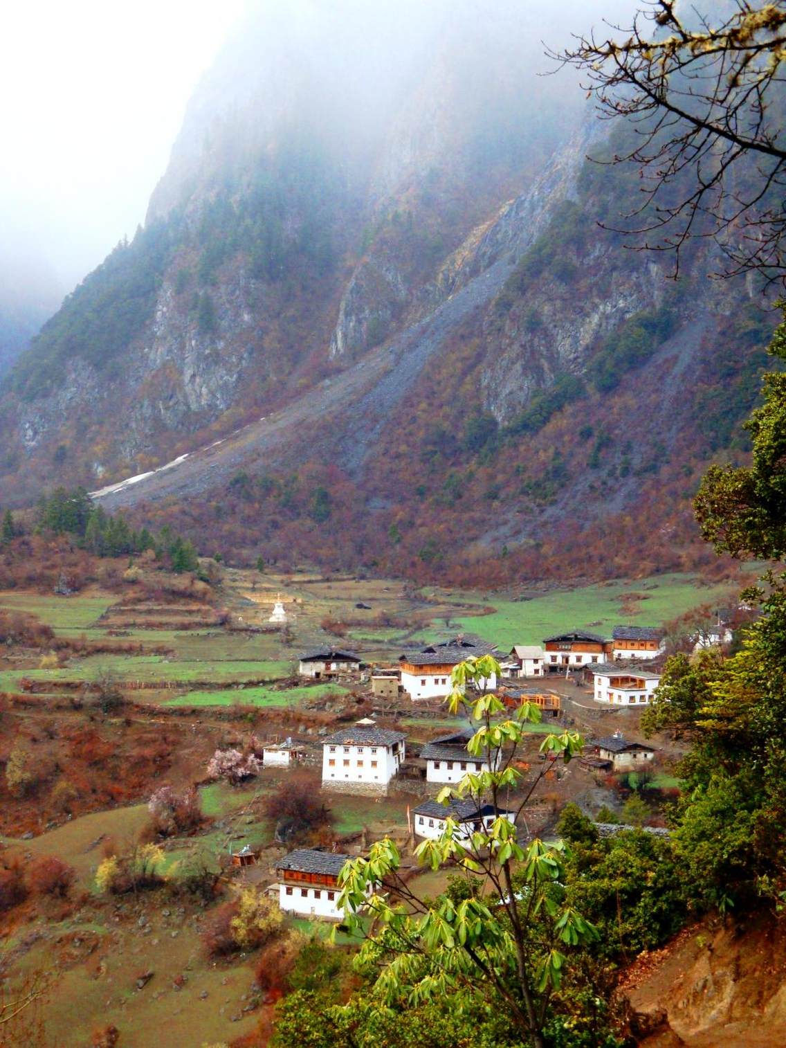 如果你爱她，跟她去雨崩；如果你恨她，也跟她去雨崩。