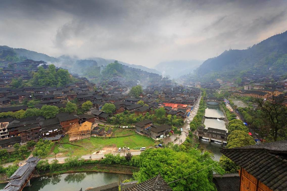 西江千户苗寨是一个保存苗族“原始生态”文化完整的地方，由十余个依山而建的自然村寨相连成片，是目前中国乃至全世界最大的苗族聚居村寨。它是领略和认识中国苗族漫长历史与发展之地。西江每年的苗年节、吃新节、十三年一次的牯藏节等均名扬四海，西江千户苗寨是一座露天博物馆，展览着一部苗族发展史诗，成为观赏和研究苗族传统文化的大看台。