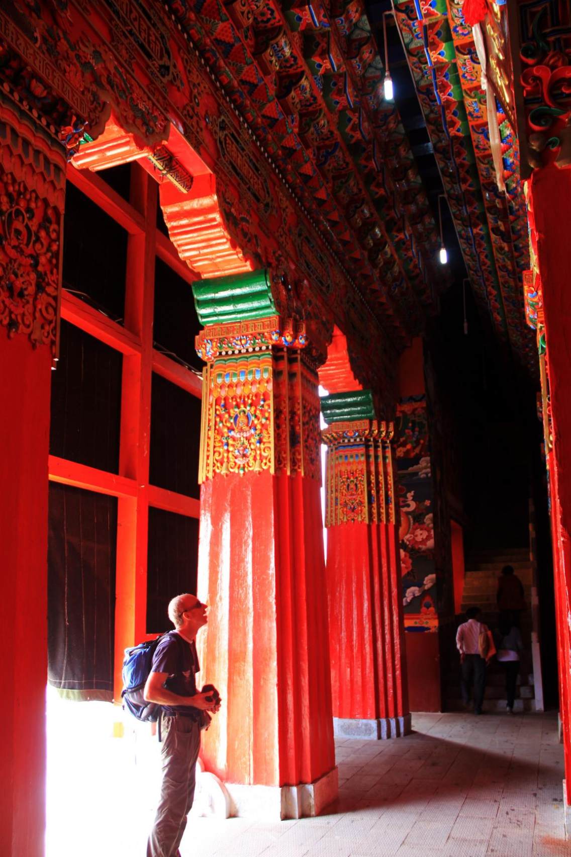 香格里拉松赞林寺与游客