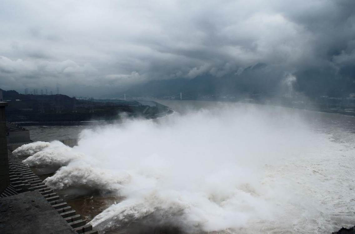 2014年9月下旬雨后在三峡大坝拍摄
