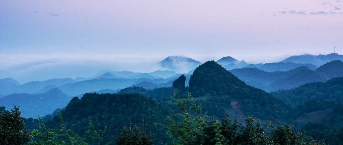 四川省广元市朝天区李家乡境内的望远山，堪称360度观景平台。