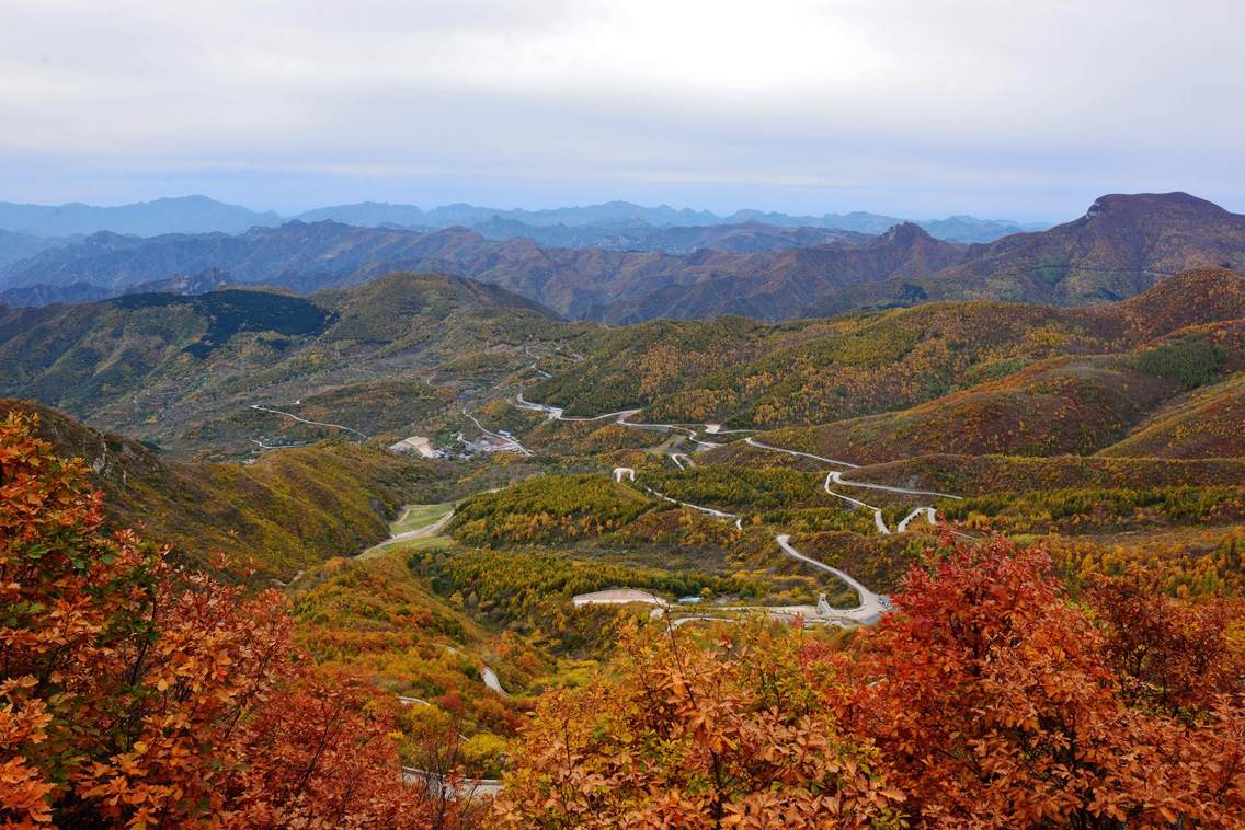 十月初北京房山区的百花山秋色正浓