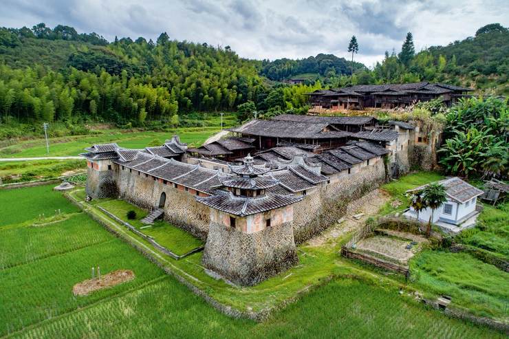 福建两土宝比土楼防御更牛的是土堡