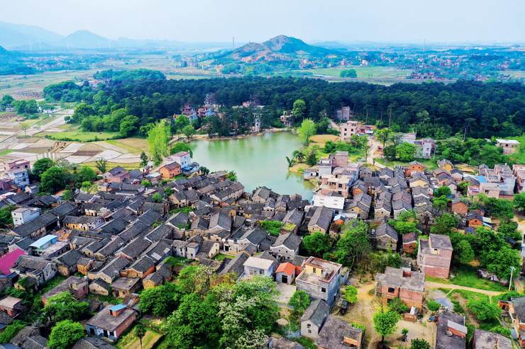 这是位于道宁盆地的一座古村落—道县祥霖铺镇田广洞村.